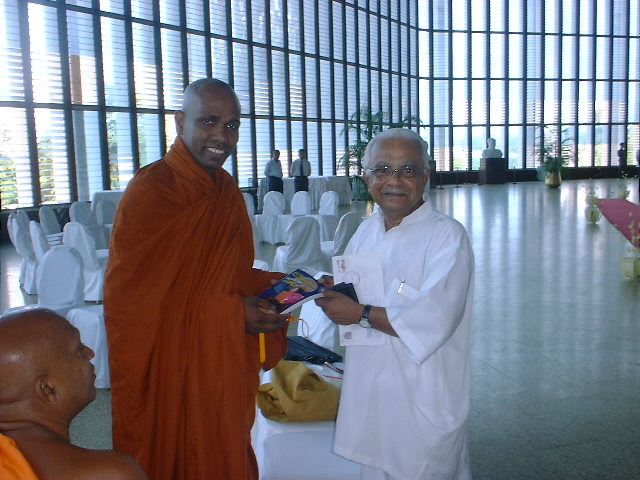 vesak day at BMICH on 17.05.2006.JPG